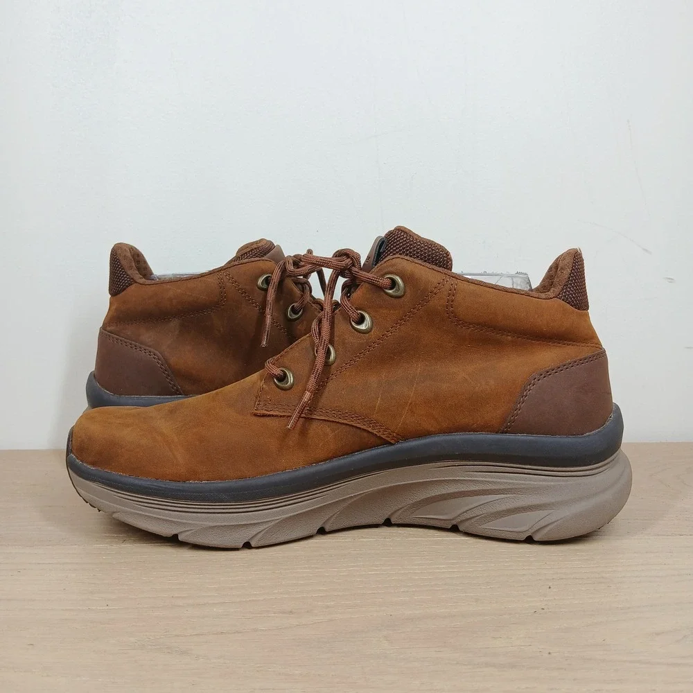 Skechers D'Lux Walker Boots Mens 8 Brown Leather Mid Top Relaxed Fit Sneakers